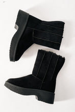 Load image into Gallery viewer, SD07043 ZAK Γυναικείες Μπότες Γούνινες